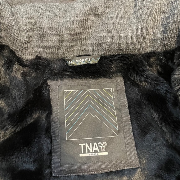 TNA Aritzia St Moritz Bomber Parka Small - Picture 3 of 3